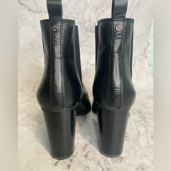 Antonio Melani Women's High Ankle Boots Black Leather Elastic Pull On 9M - Picture 3 of 9